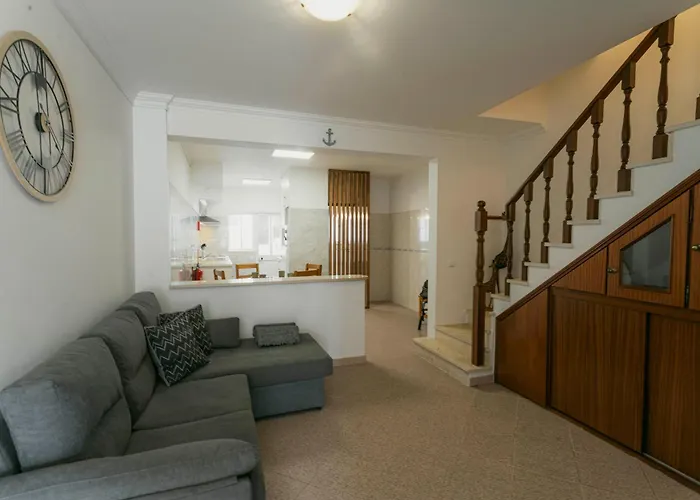 15 - Vivenda Adelino Martins * Ferrel (Leiria)